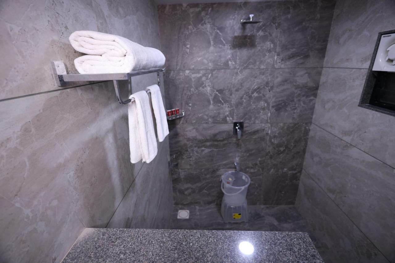 Lords Eco Inn Navsari Exterior foto