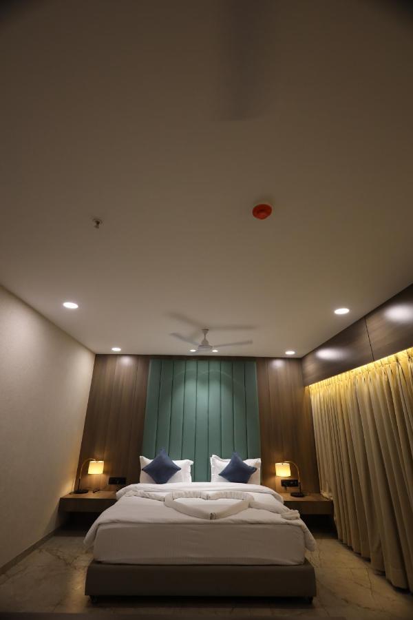 Lords Eco Inn Navsari Exterior foto