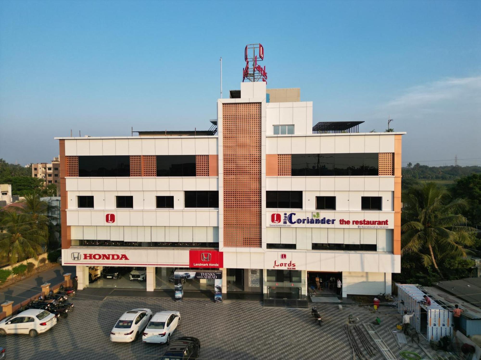 Lords Eco Inn Navsari Exterior foto