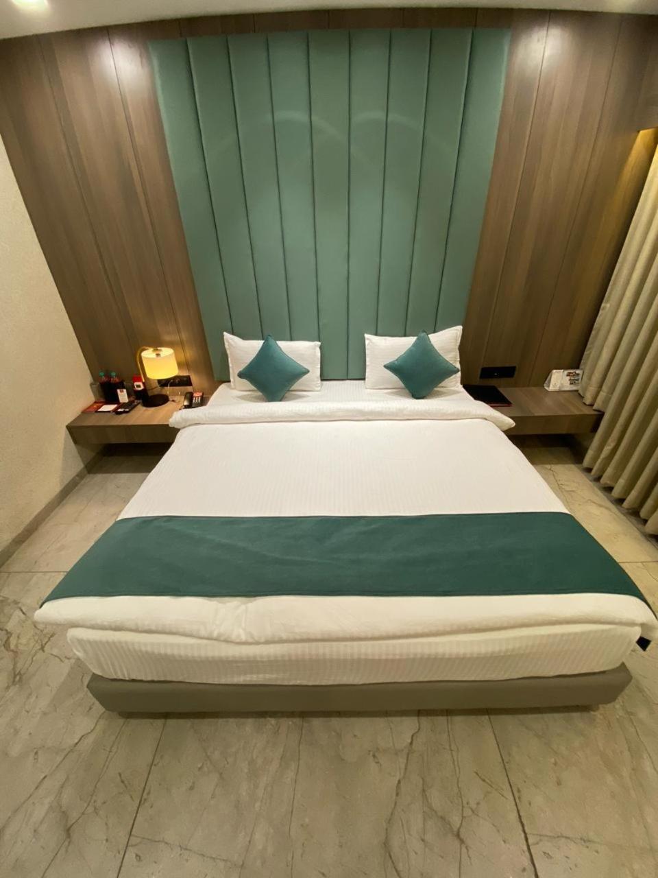 Lords Eco Inn Navsari Exterior foto