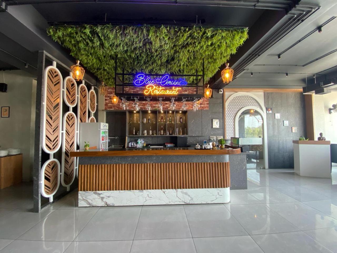 Lords Eco Inn Navsari Exterior foto